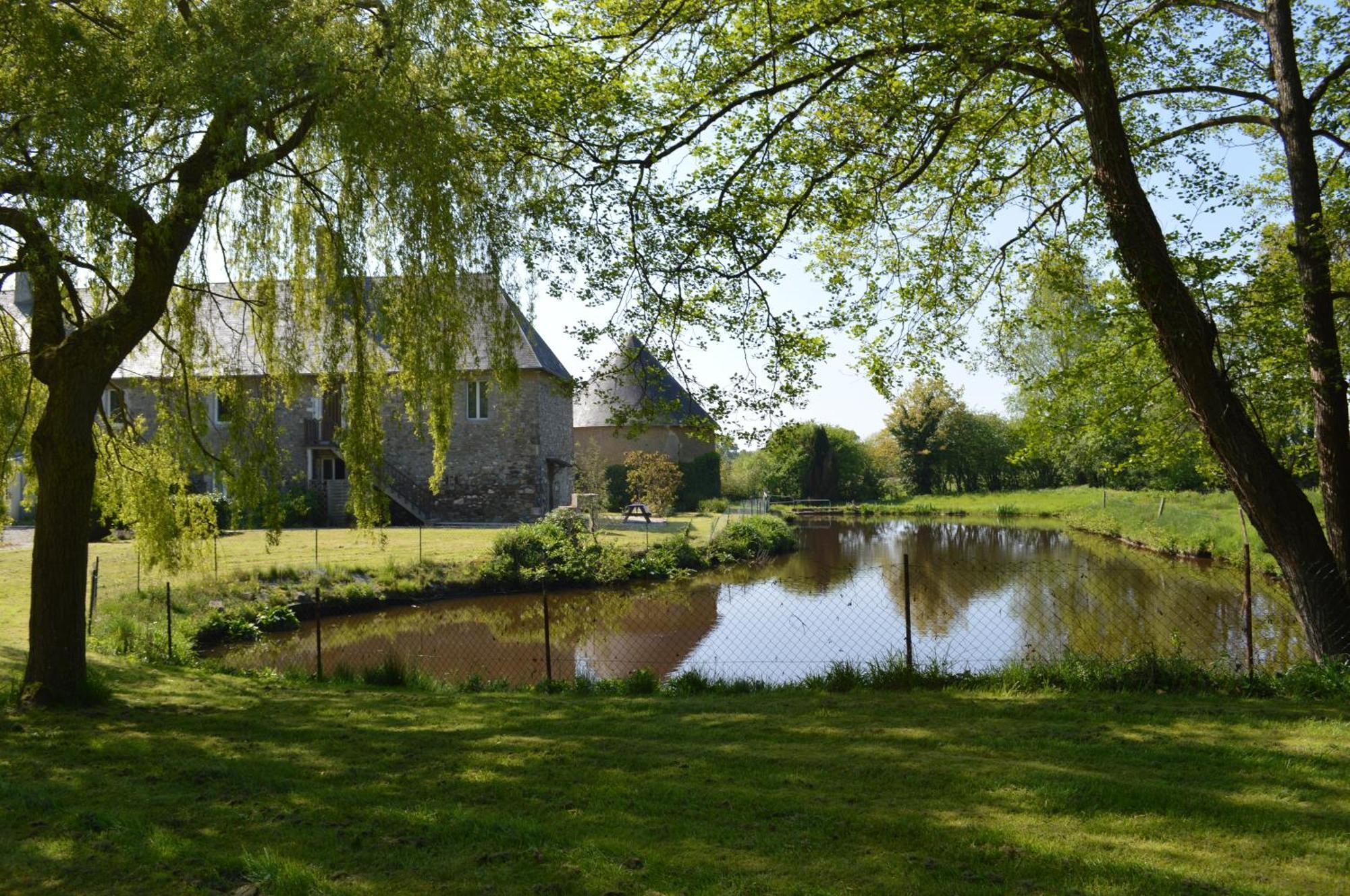 Bed & Breakfast Domaine La Synchronicite - Et D'hotes Saint-Sauveur-Villages