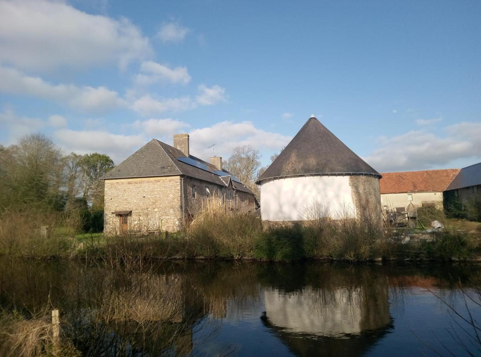 Bed & Breakfast Domaine La Synchronicite - Et D'hotes Saint-Sauveur-Villages